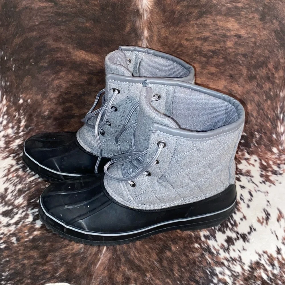 Snow/Duck Boots - Picture 1 of 5